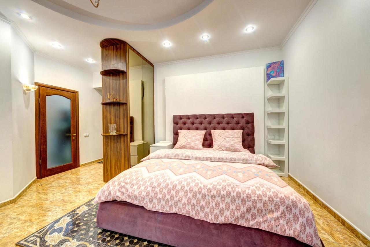 Світло! Vip Apartment In The Druzhby Narodiv Metro Station Kiev Bagian luar foto