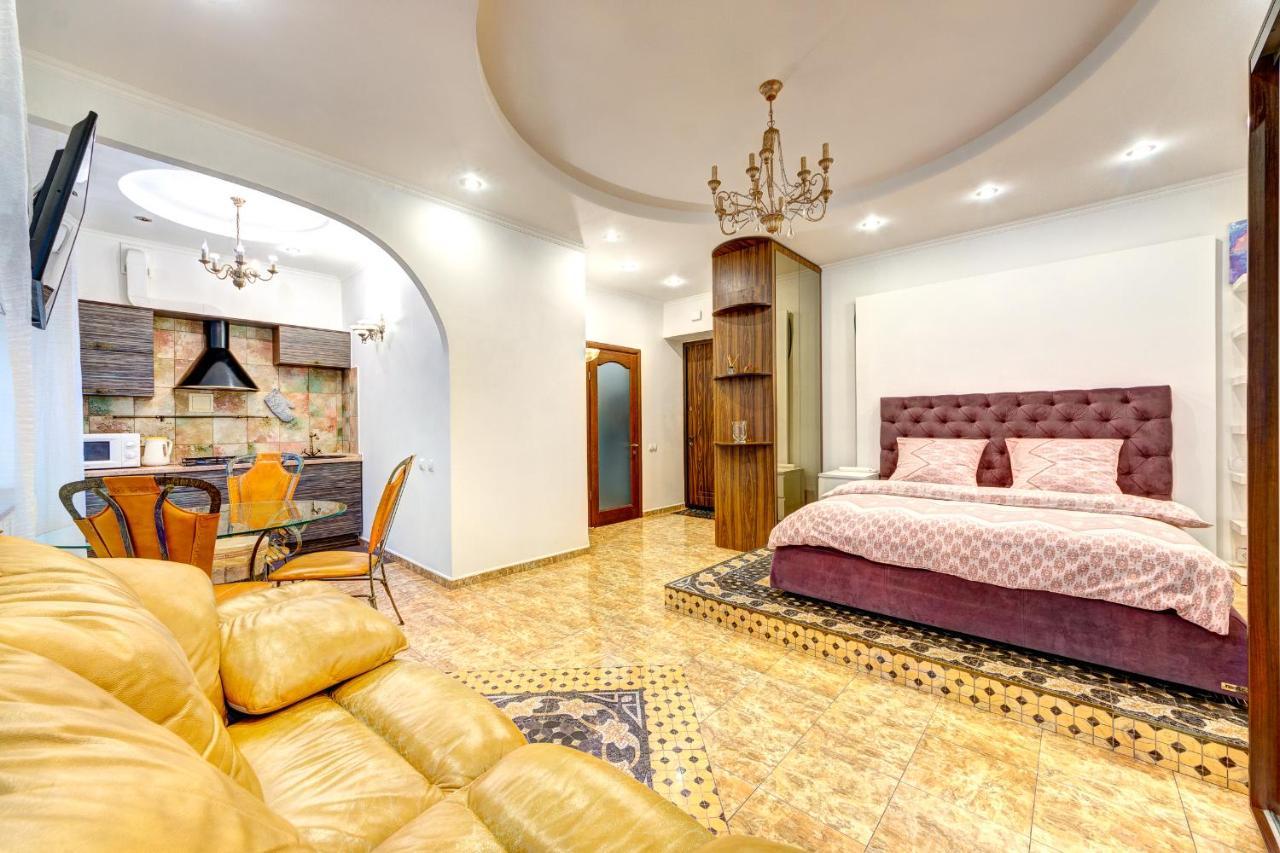 Світло! Vip Apartment In The Druzhby Narodiv Metro Station Kiev Bagian luar foto