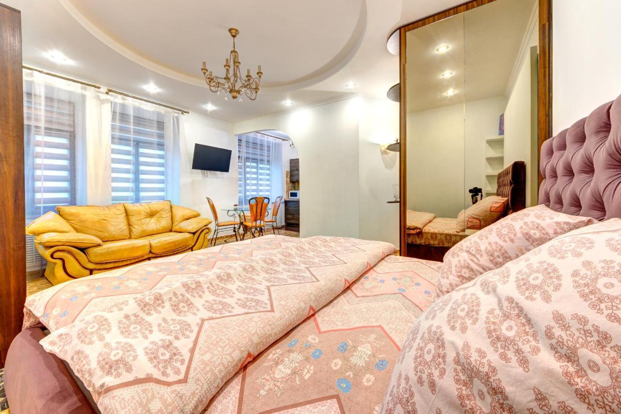 Світло! Vip Apartment In The Druzhby Narodiv Metro Station Kiev Bagian luar foto