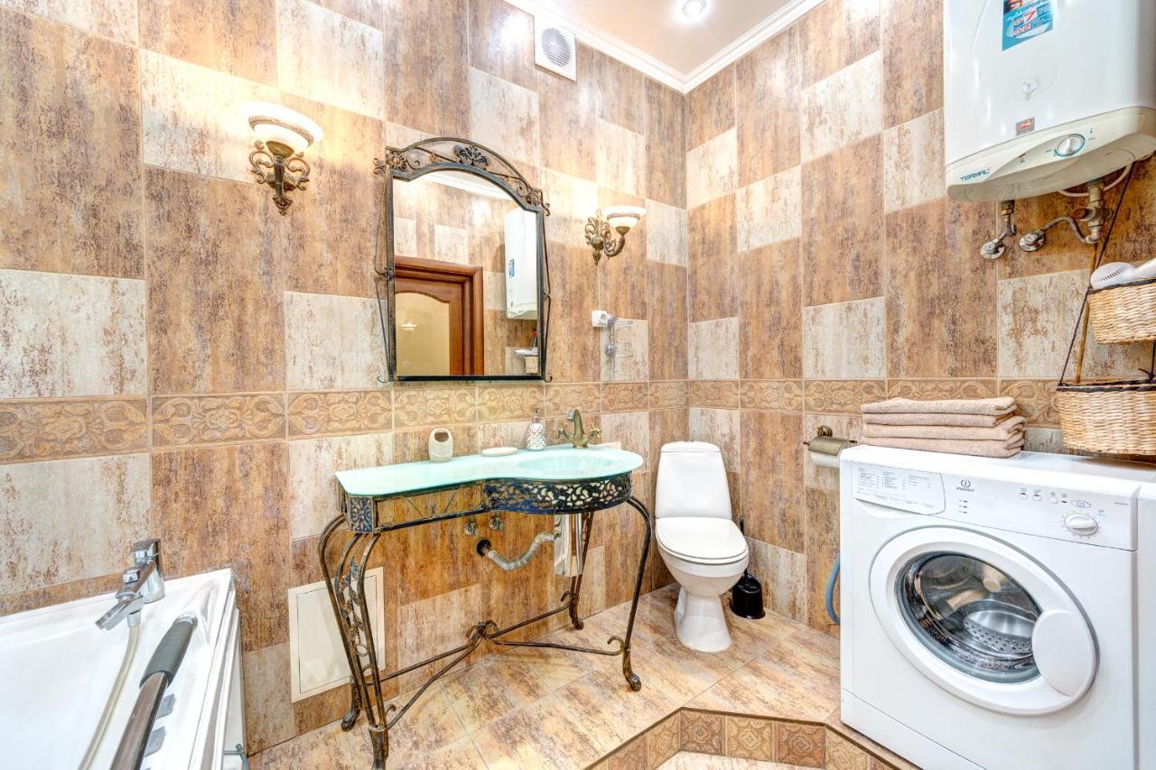 Світло! Vip Apartment In The Druzhby Narodiv Metro Station Kiev Bagian luar foto